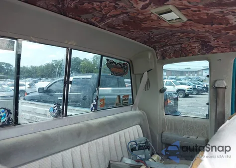 1994 GMC Sierra K1500 z USA, uszkodzony, nr VIN 2GTEK19K7R1542630